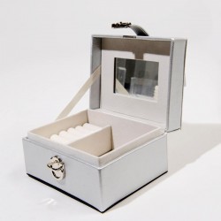 Boîte à bijoux en cuir...